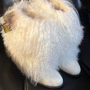 Furry BearPaw Missy White Boots